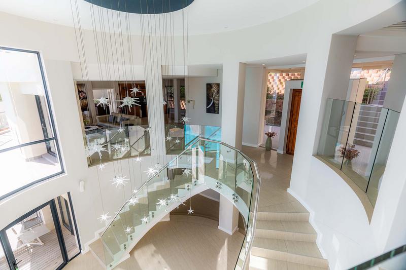 7 Bedroom Property for Sale in Llandudno Western Cape